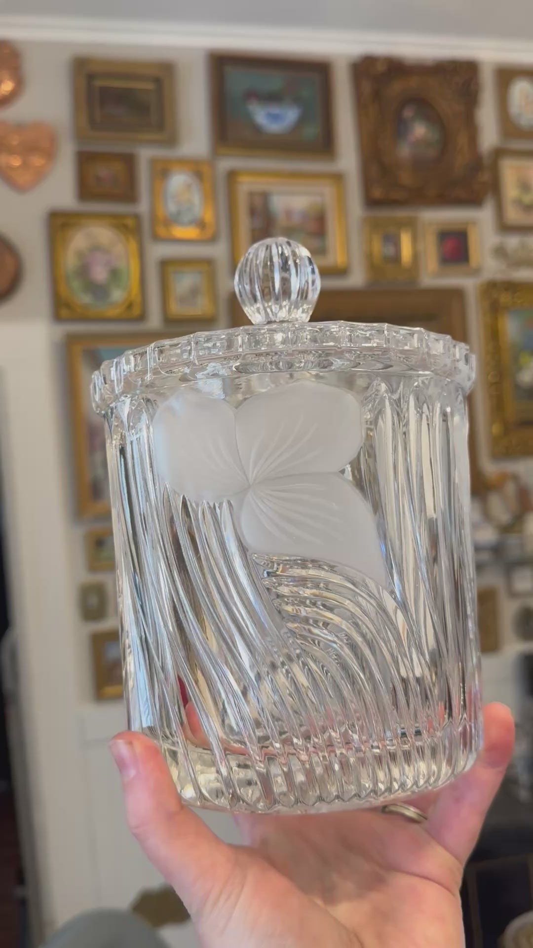 Lead crystal biscuit jar